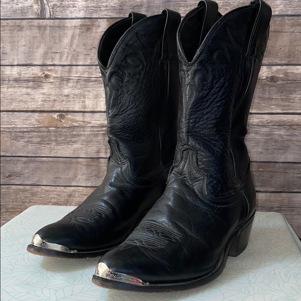 Laredo cowgirl boots